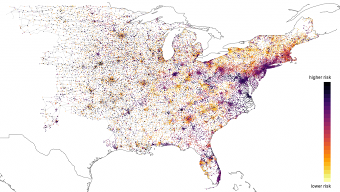 heat map of U.S. showing a spectrum of high to low risk as different color dots