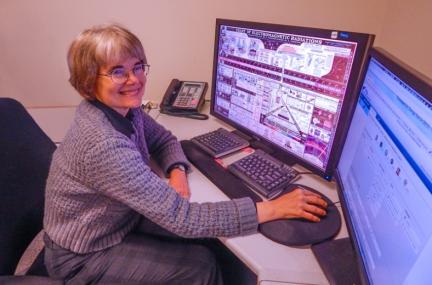Carolyn Albiston working at a computer (Credit: Department of Energy)